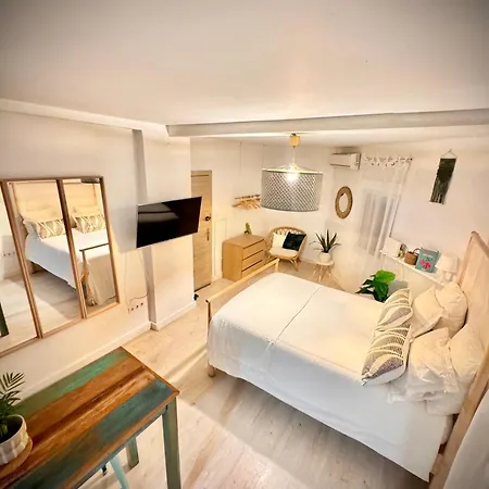 Cosy +netflix+24h Entry+silent Air Conditionning Apartment