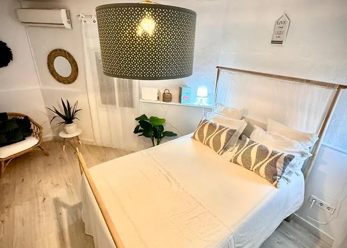 Cosy +netflix+24h Entry+silent Air Conditionning アパート
