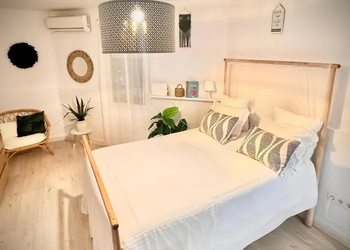 Cosy +netflix+24h Entry+silent Air Conditionning アパート *