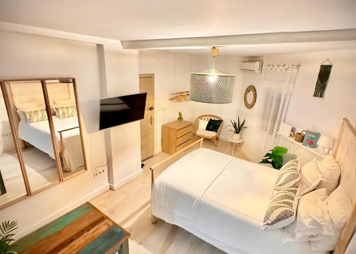 Cosy +netflix+24h Entry+silent Air Conditionning アパート